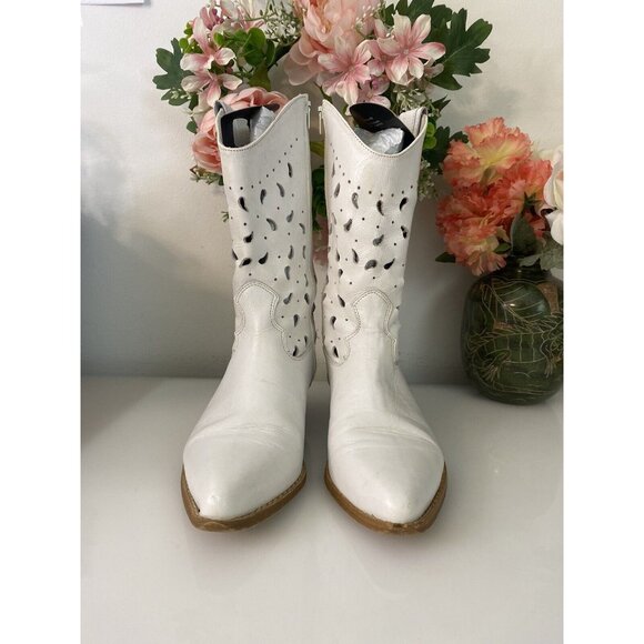 B.L.T. Santa Barbara Perforated Leather Western Boots Made in Spain Size 6 White - Picture 2 of 16